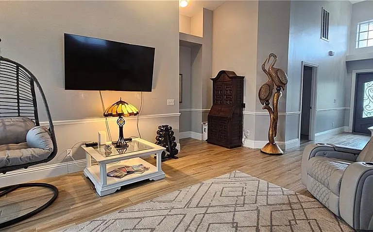 520 Crossfield Cir — Photo 3