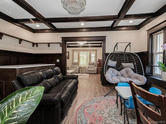 4th image of 265 Park Hill Avenue