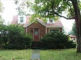 241 S Orchard Ave, Waukegan, IL 60085