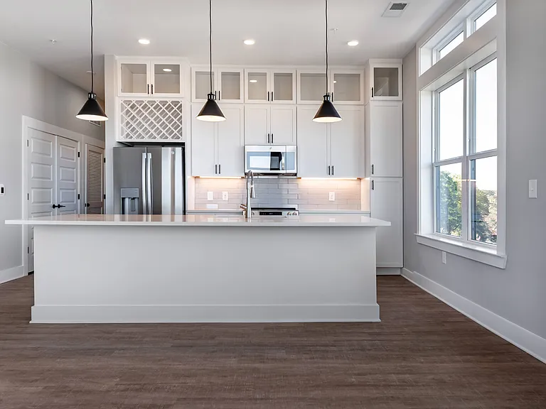 Meridian Cary — Photo 38