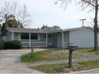 5th image of 3895 Hood Ave