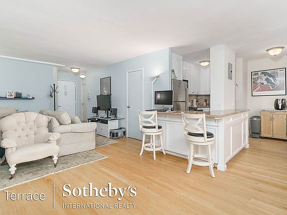 3rd image of 233 E 69th St APT 5E
