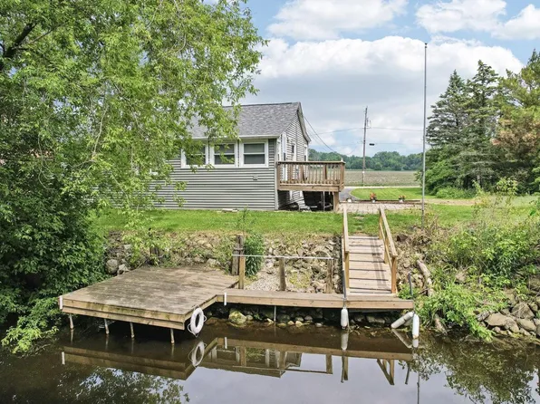 8832 Sadler DRIVE, Waterford, WI 53185