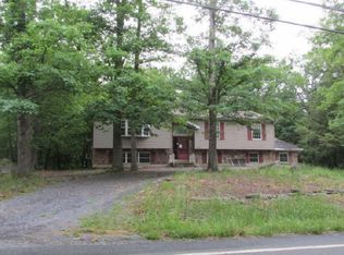 5766 Decker Rd, Bushkill, PA 18324
