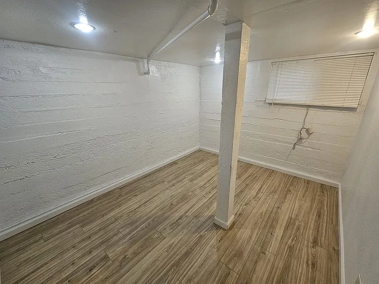 202 W 2nd Ave #1 — Photo 15