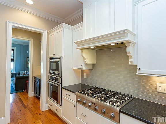 5th image of 404 E Winmore Ave