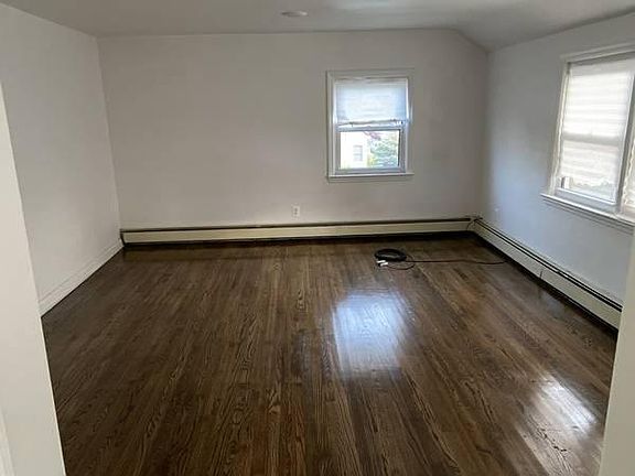 4th image of 40 Burkhardt Ave #2