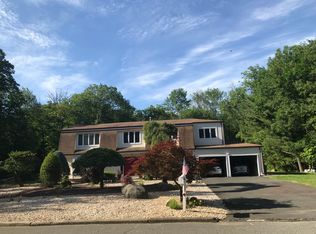 16 Nob Hill Rd, New City, NY 10956