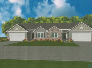 5950 Pine Tree Pl, Sylvania, OH 43560