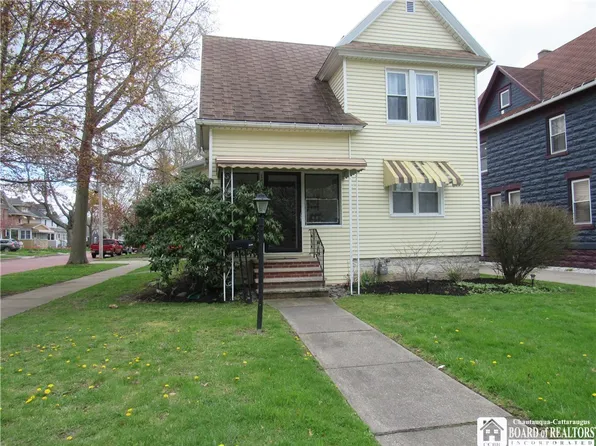 137 W 4th St, Dunkirk, NY 14048