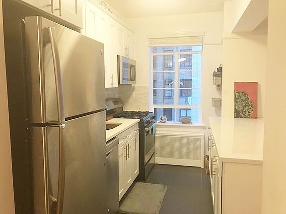 2nd image of 5 W 86th St APT 4C