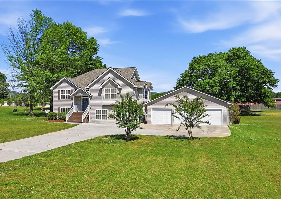 1st image of 2334 Frettiesburg Dr