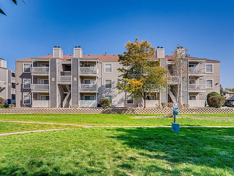 Sienna at Cherry Creek Apartments — Photo 11