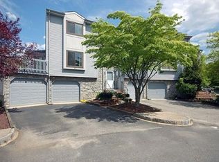 4 Hawthorne Ct, East Brunswick, NJ