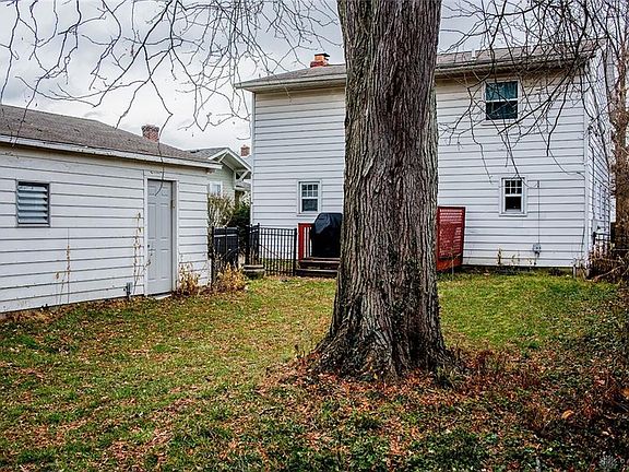 2nd image of 2937 Roanoke Ave