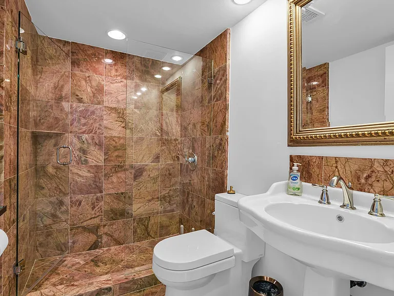 753 Villa Portofino Cir — Photo 25