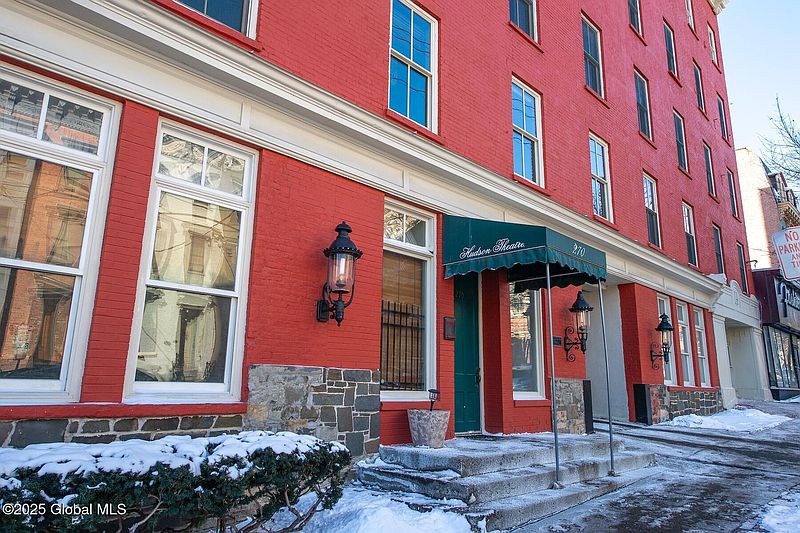 4th image of 270 Hudson Avenue #1B