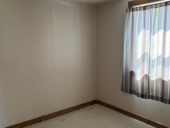 4th image of 225 N Franklin St
