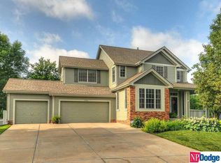 17105 Briar St, Omaha, NE 68136
