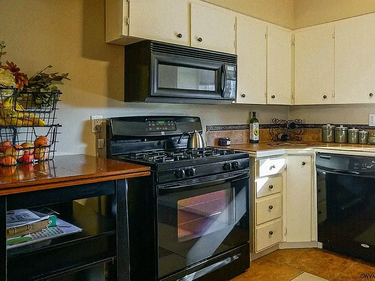 4274 Pauline Ave SE — Photo 5
