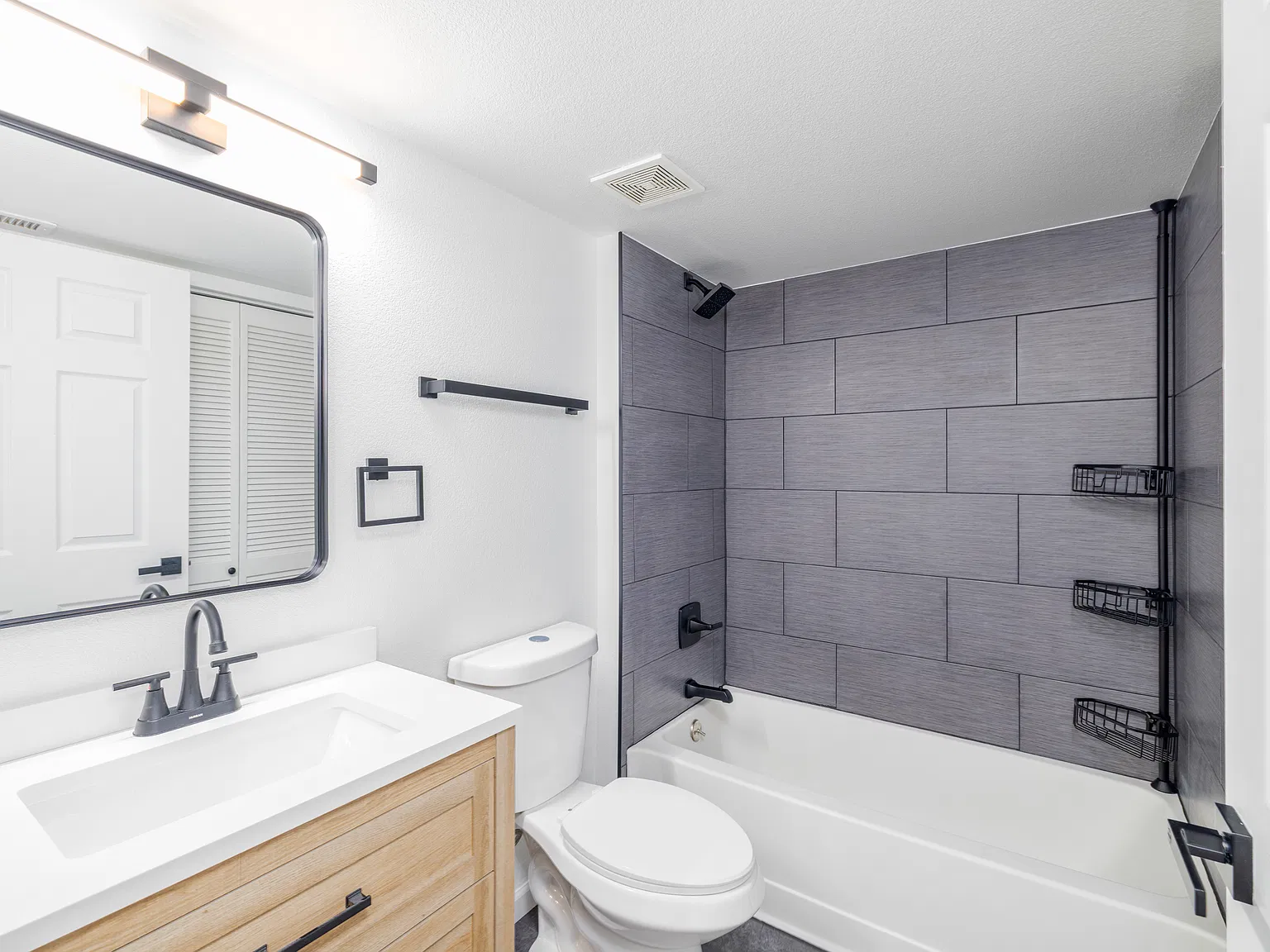 127 Jules Dr — Photo 4