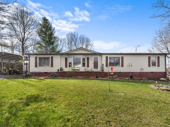 269 Retrievers Run, Hillsville, VA 24343