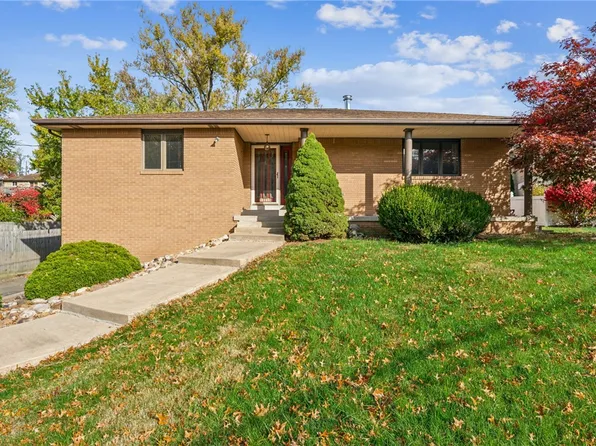 12219 Roth Dr, Irwin, PA 15642