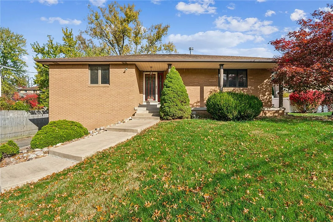 12219 Roth Dr photo 1