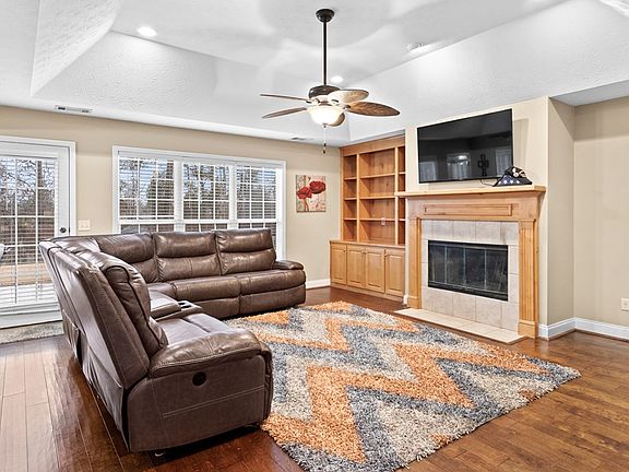 5th image of 9152 Garrett Lake Dr