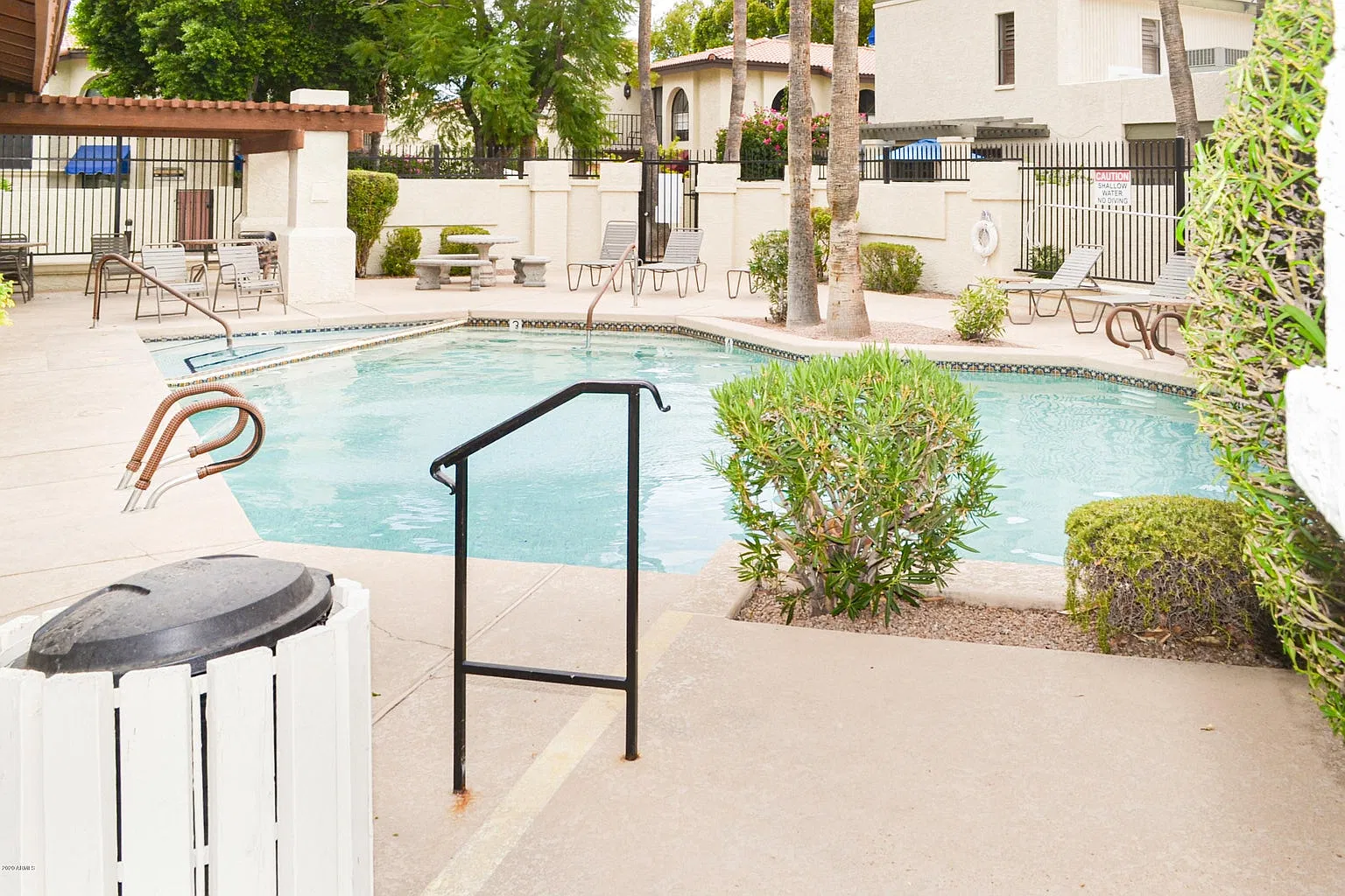 2 bed, 1.5 bath, 1050 sqft, $2,095 — Photo 1