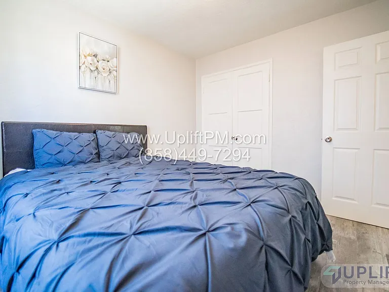 4237 Swift Ave — Photo 8