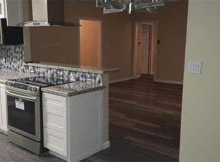 909 Molina Dr, Angleton, TX 77515