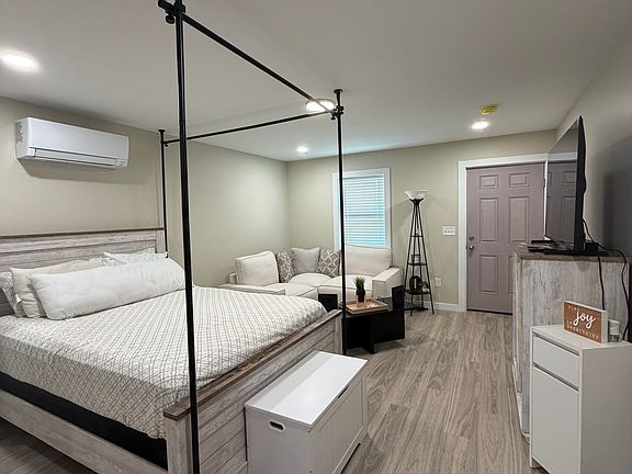 2nd image of 5610 Pleasant Hill Rd #2