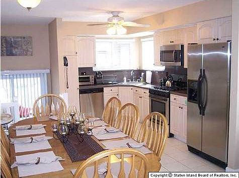 2nd image of 167 Park Dr N