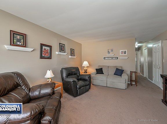 5th image of 328 Sharon Ln