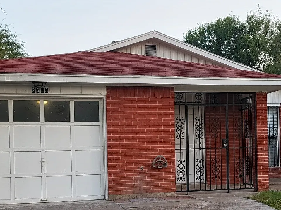 2613 Carnation Ave
