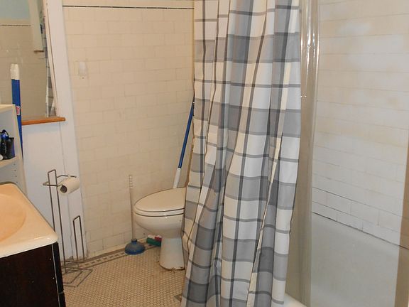 4th image of 50 Egmont St #5