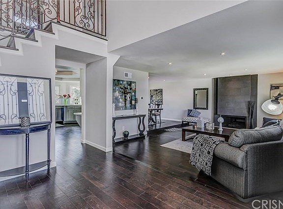5th image of 8538 Seranata Dr
