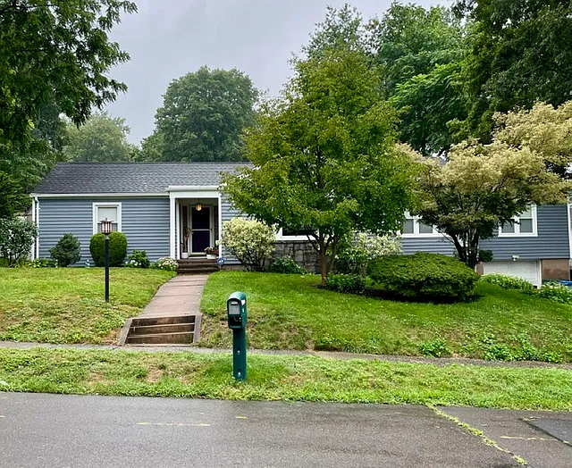 3 bed, 1619 sqft, $3,500 — Photo 2