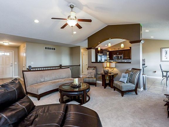 2nd image of 2165 SE Willowbrook Dr
