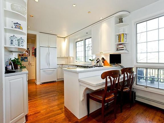 Manor Woods Colonial