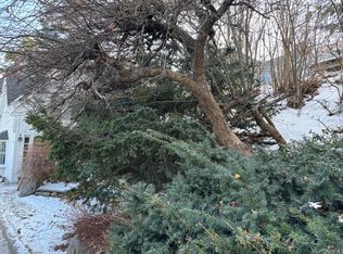 8 Bayview St, Camden, ME 04843