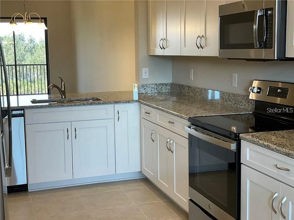 2 bed, 2.0 bath, 1528 sqft, $2,700 — Photo 4