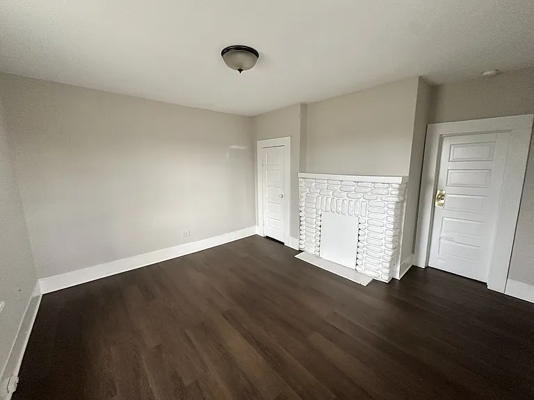 1249 Waverly St — Photo 5
