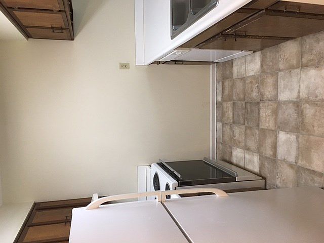 1st image of 4 Wooddale Dr
