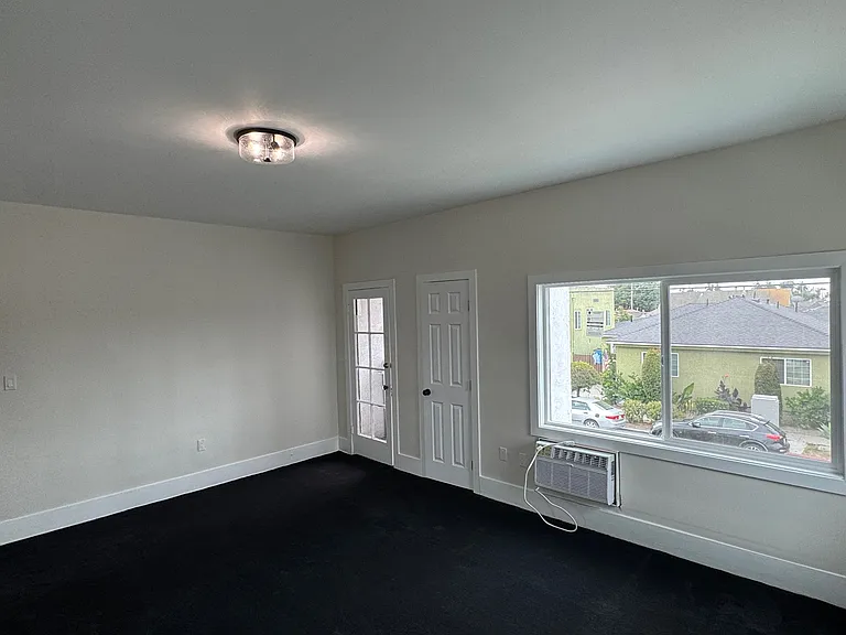 1549 W 54th St #1553 — Photo 13