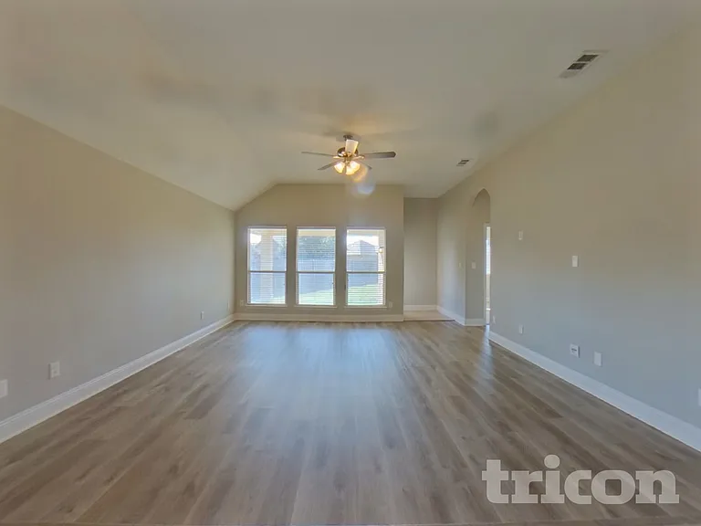 1301 Hearthstone Dr — Photo 3