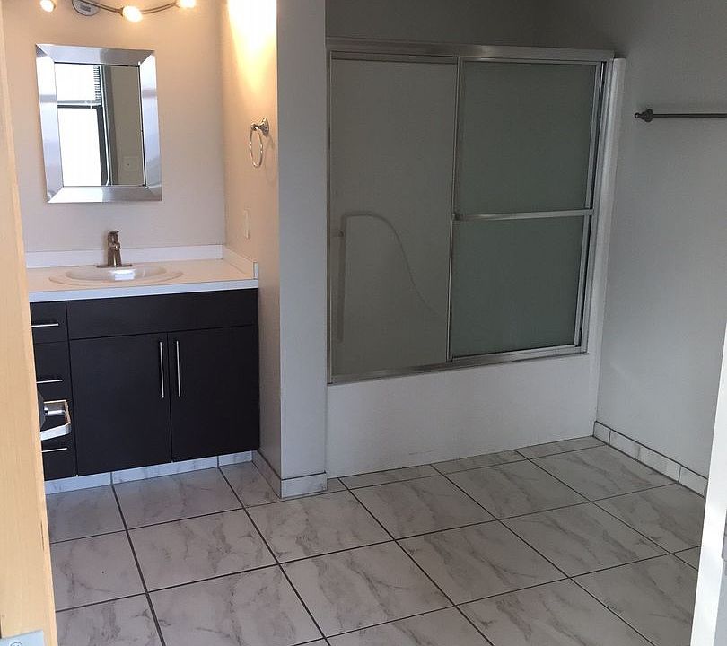 2nd image of 362 Oak St APT 101