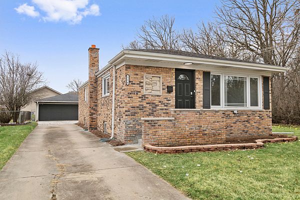 1st image of 214 W 27th Pl