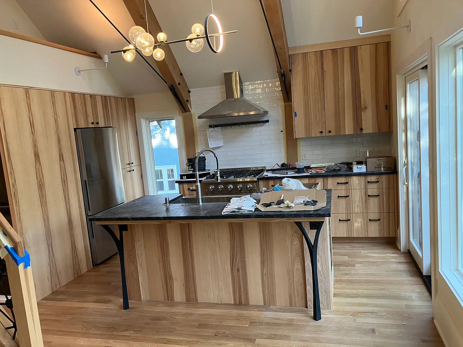 2 bed, 900 sqft, $3,950 — Photo 4